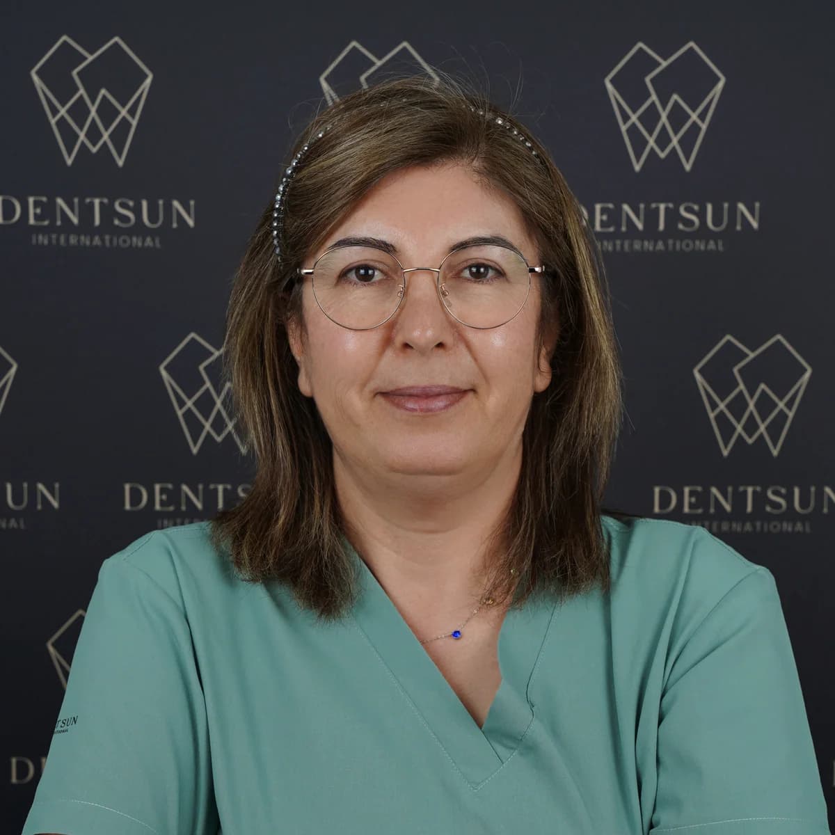Gülperi — Asistent stomatolog
