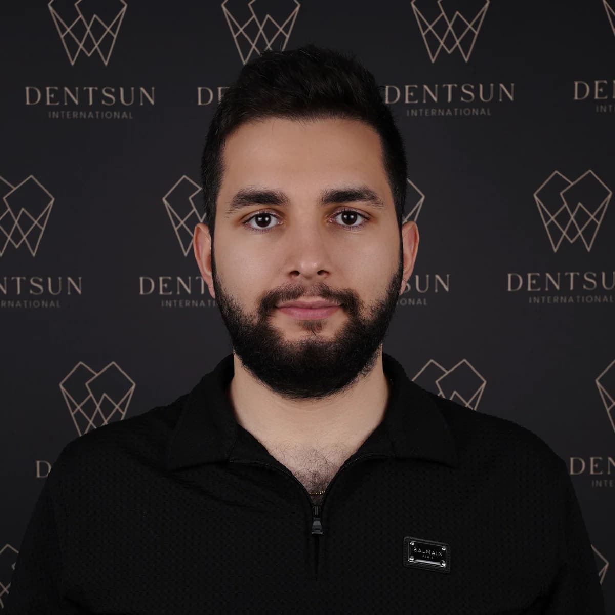 Mert Ö. — Co-fondator & Medic stomatolog